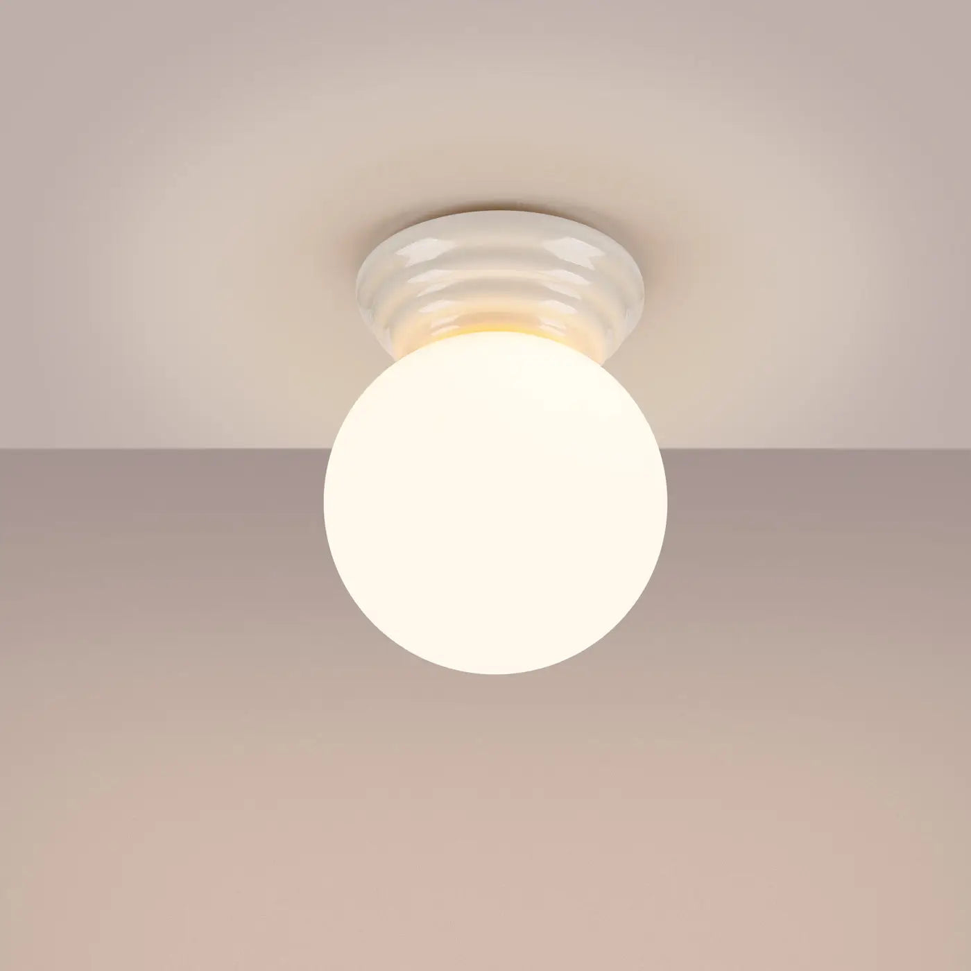 plafonnier-zori-blanc-ip44-globe-depoli-elegant-875.webp